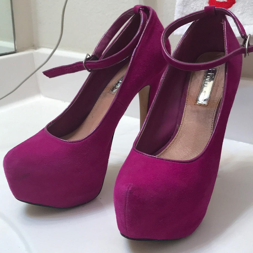 H by Halston fuchsia suede pumps size 7.5